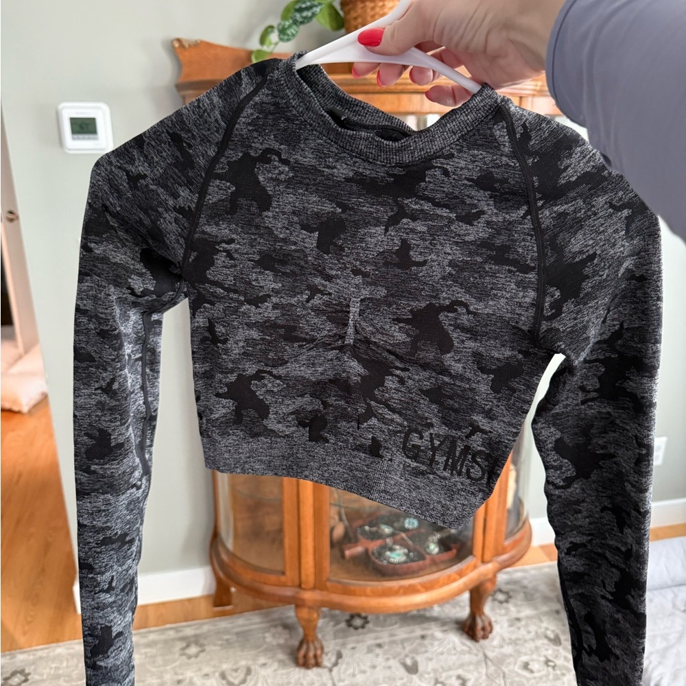 Gymshark Black and Gray Camo Crop Top